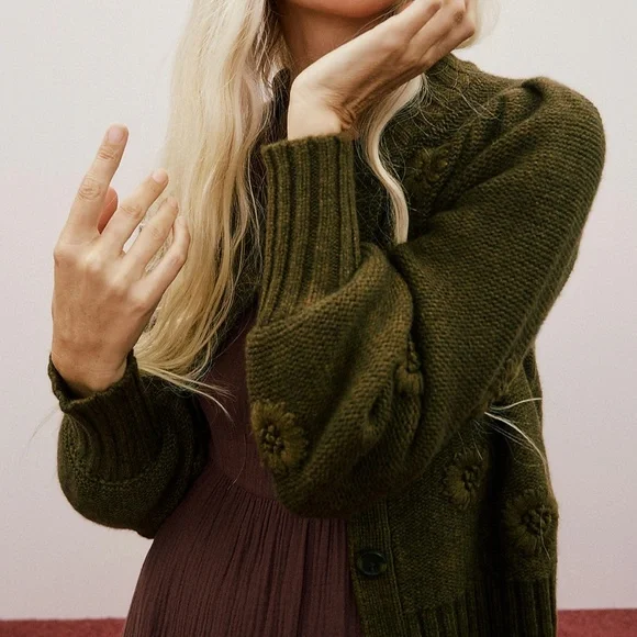 Madewell | Embroidered Edencroft Pleat-Sleeve Cardigan Sweater - Picture 9 of 10